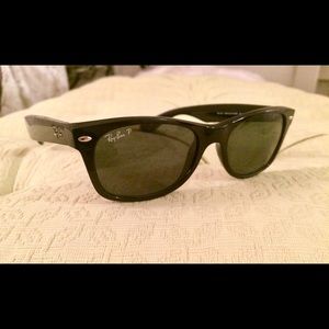 Like-new Ray-Ban “New Wayfarer” sunglasses!
